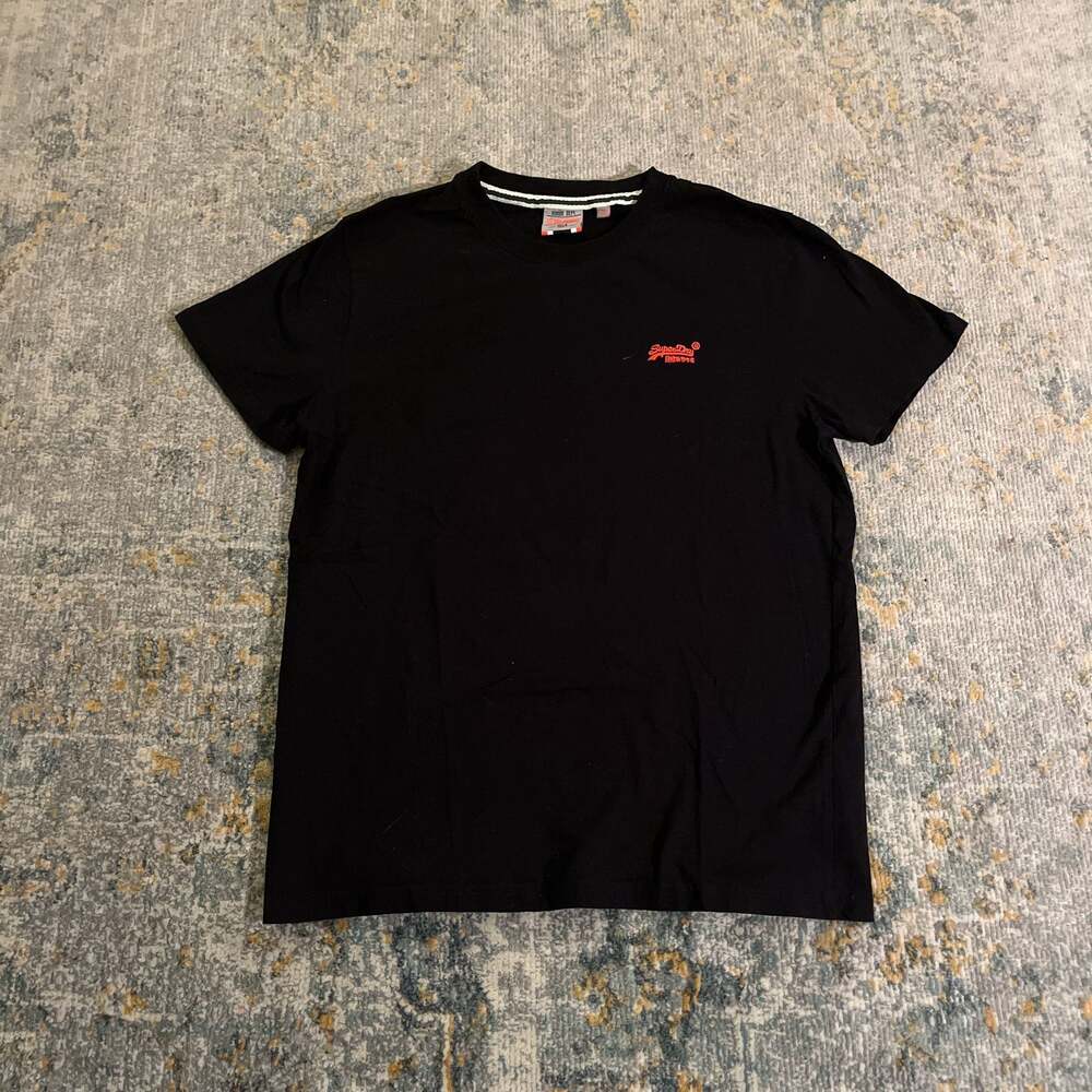 Superdry Organic Cotton Essential Logo T-Shirt in Black/Hazard Orange